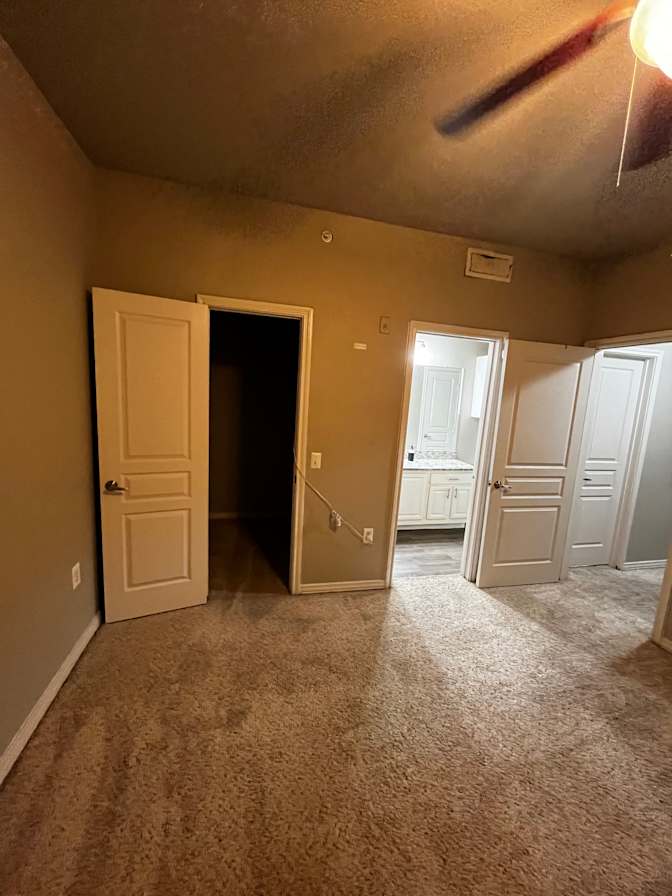 Santiago's room