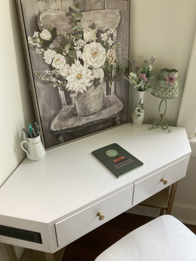 Avenue's room