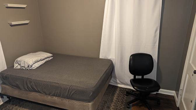 Ernesto's room
