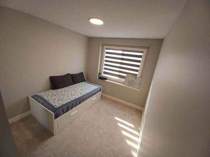 Yuvi Edmonton's room
