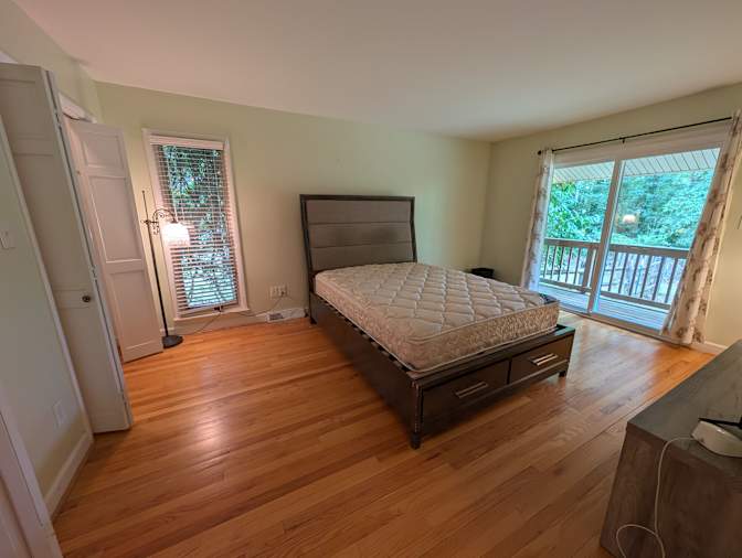 Alcove Rooms's room