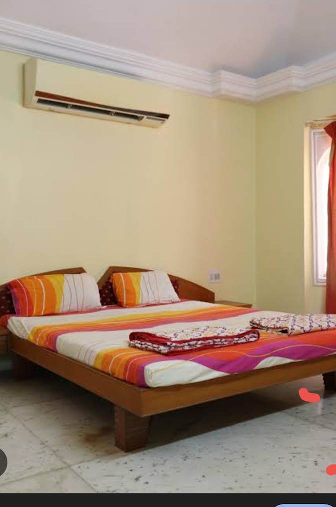 Apurv's room