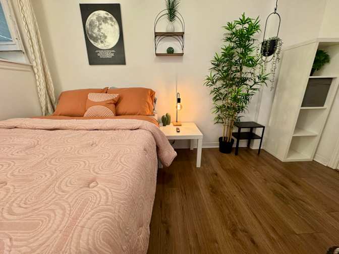 Alona's room