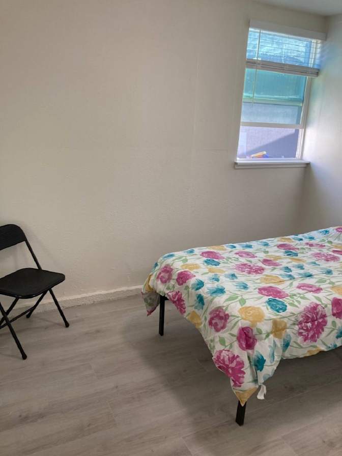 Neda's room