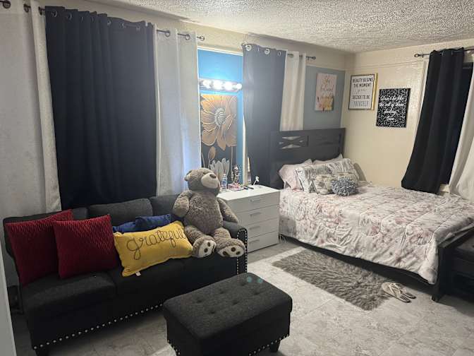 Eriadna Vasquez's room