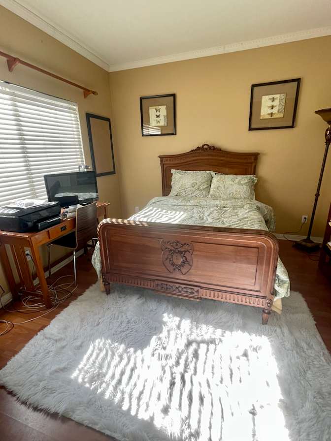 Eva's room