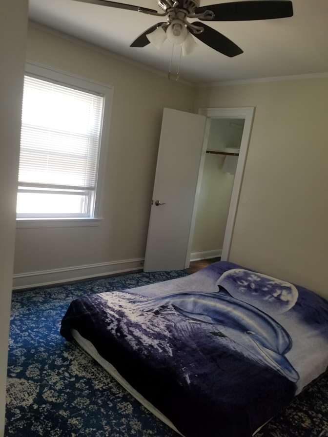 Dee's room