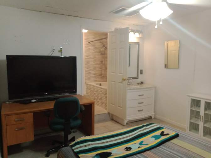 Fernando Saravia's room