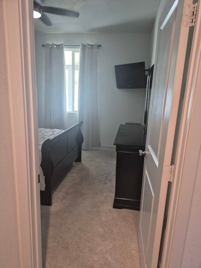 GLADYS's room