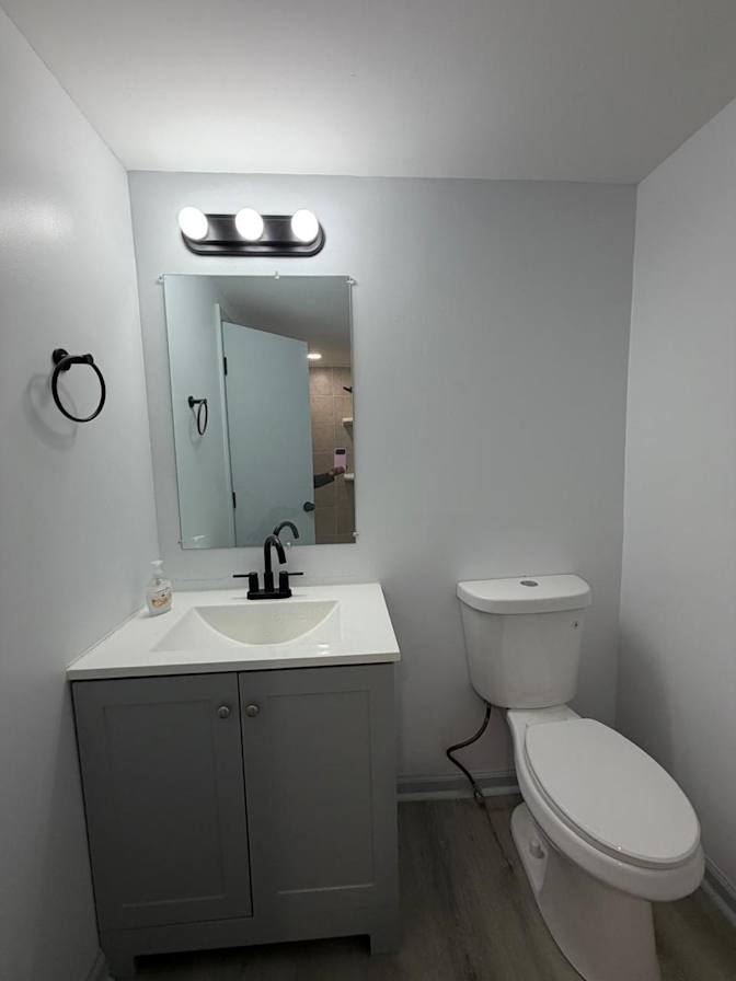 Alcove Rooms's room