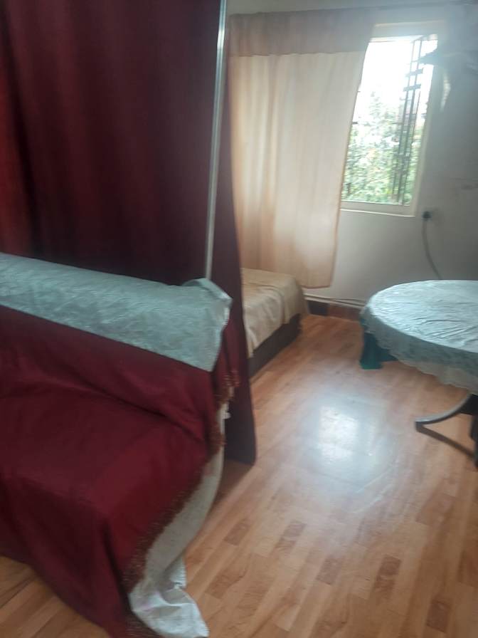 Vict Cola's room