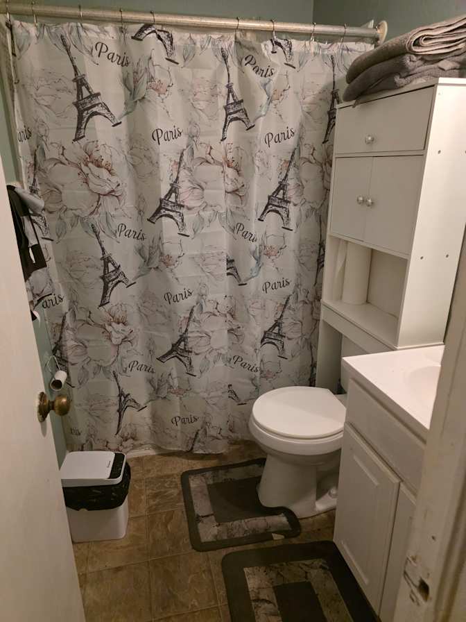 GREGORY SMITH's room