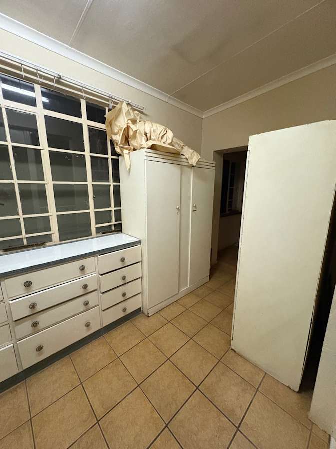 Salma Tanaka's room