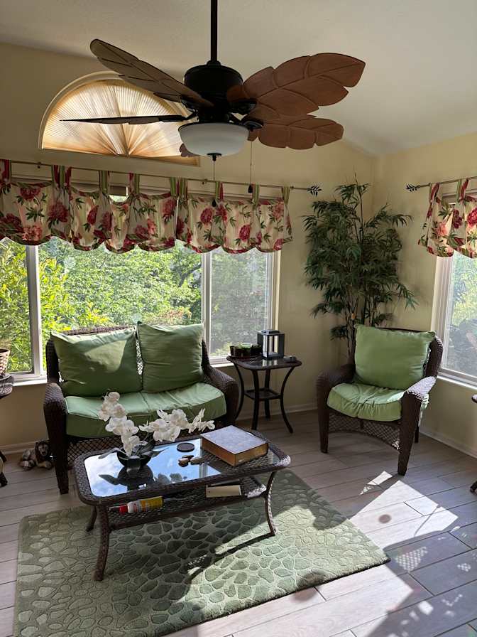 Leslie's room
