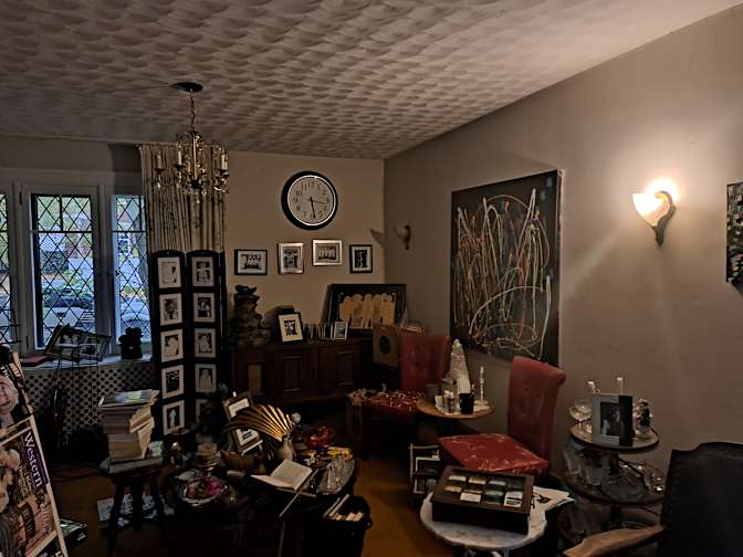 Winston Tannis's room