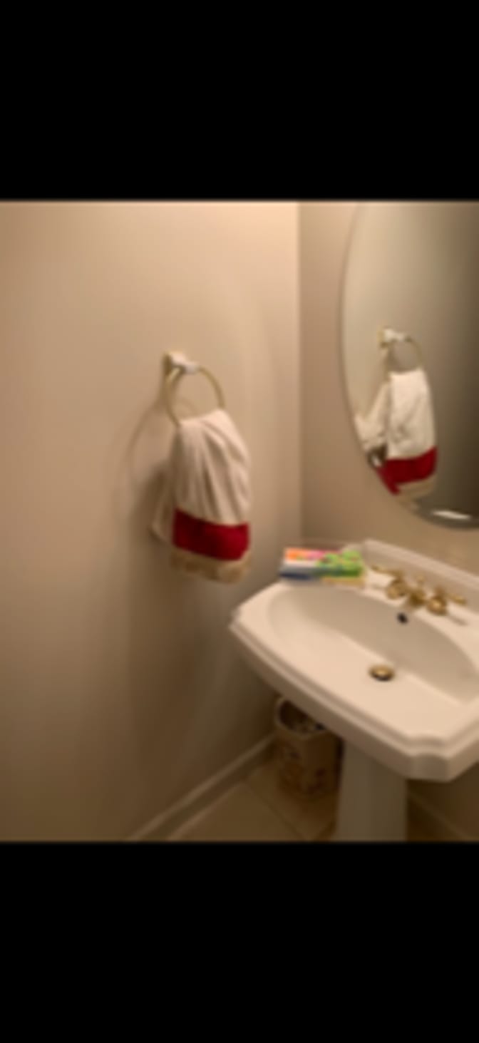 Mahdokht's room