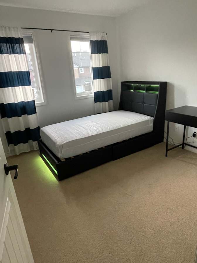 Samara Fichtner's room