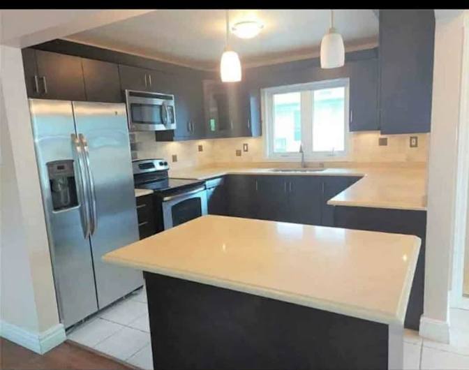 AVISH DUSORUTH's room