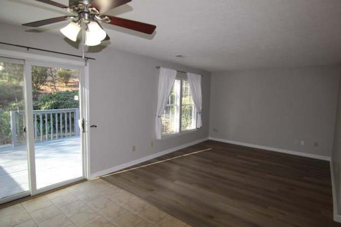 Alcove Rooms's room