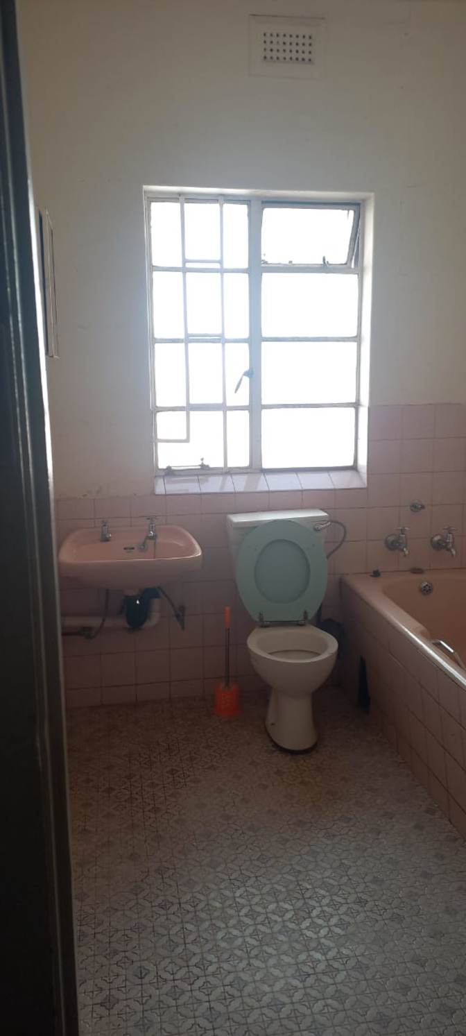 Qiniso's room