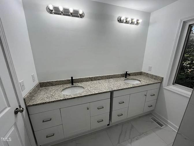 Alcove Rooms's room