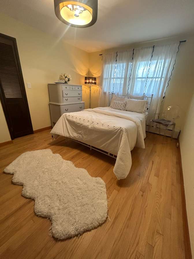Lee's room