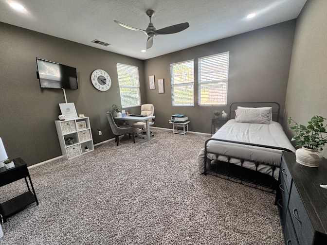 Julie Roberts's room