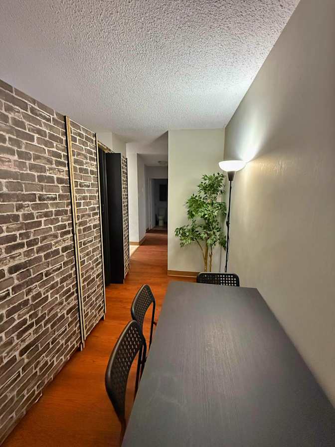 Eleftheri Denis's room