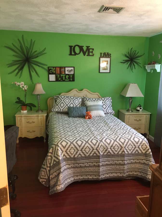 Cross Country Rentals, LLC's room