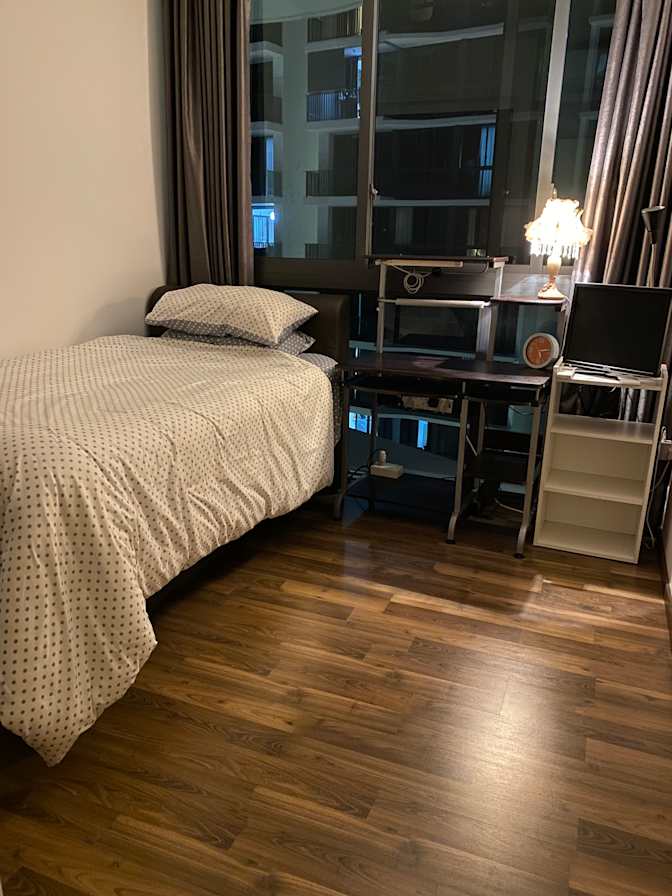 Yeni's room