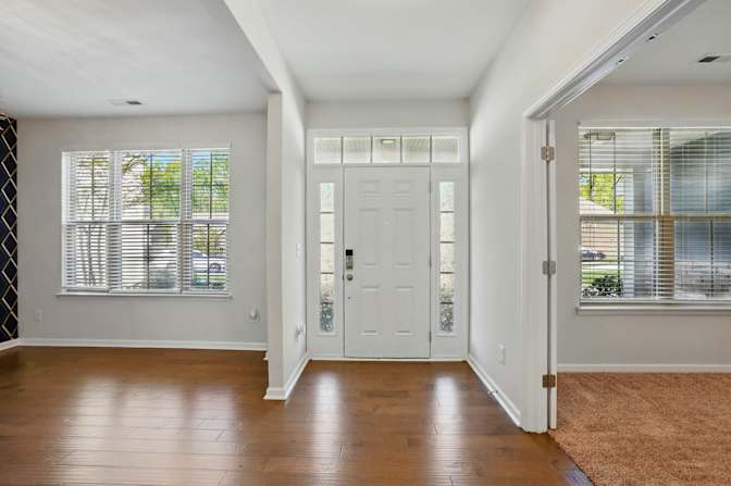 Alcove Rooms's room