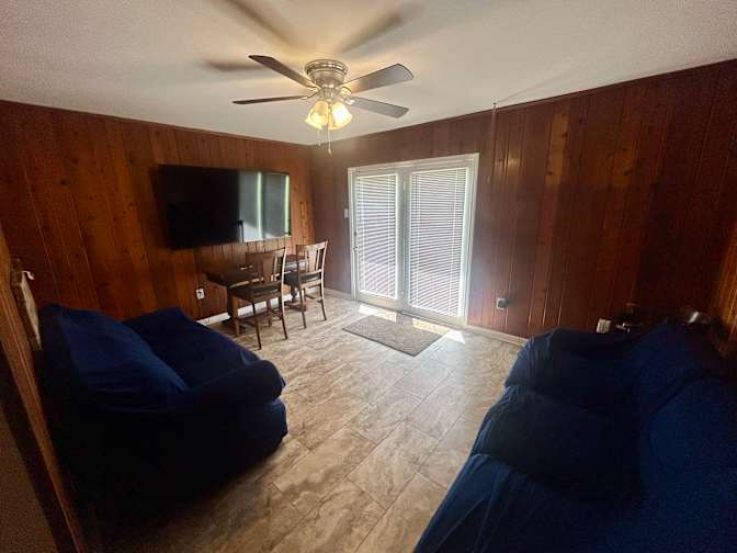 Thomas's room
