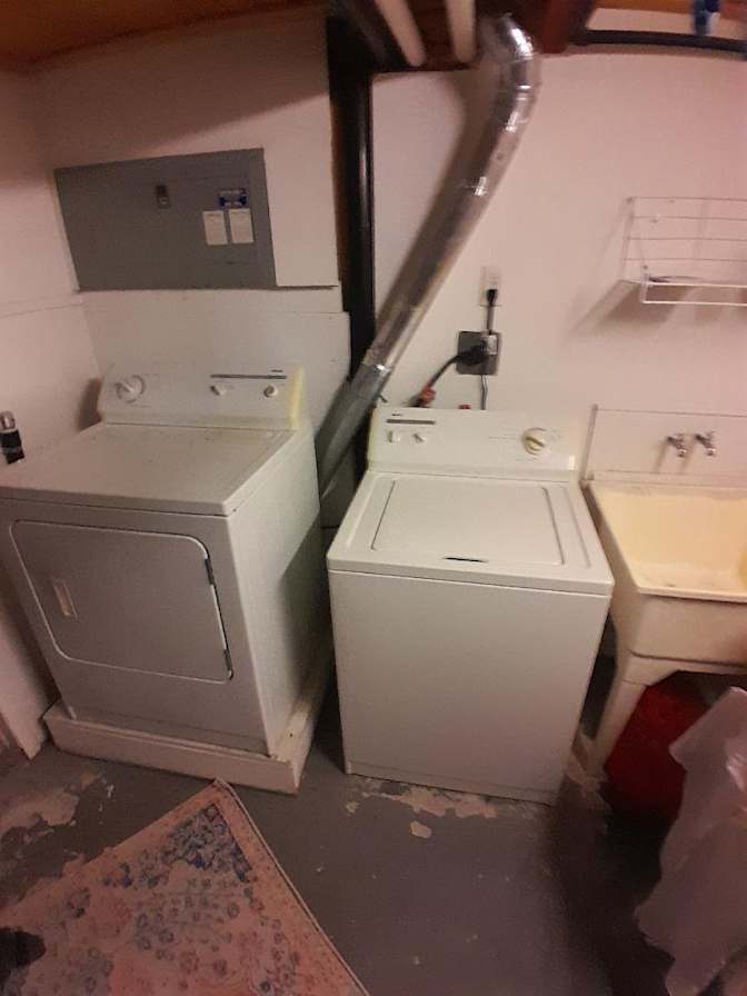 Ayo Kola-Bankole's room