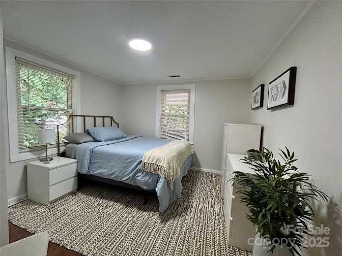 Alcove Rooms's room