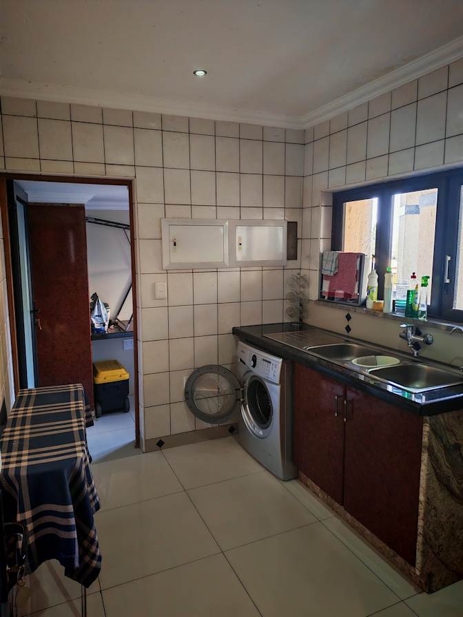 MS VINETTE JOOSTE's room