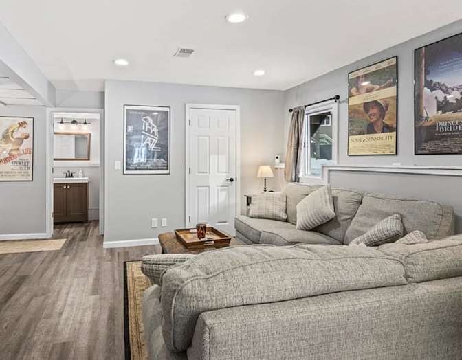 Leslie's room