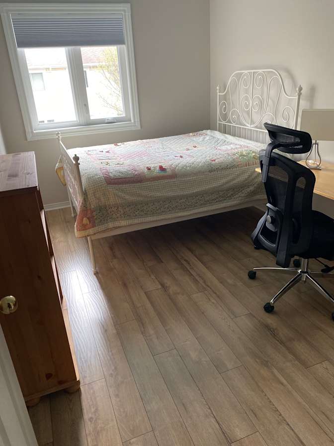Lynne's room