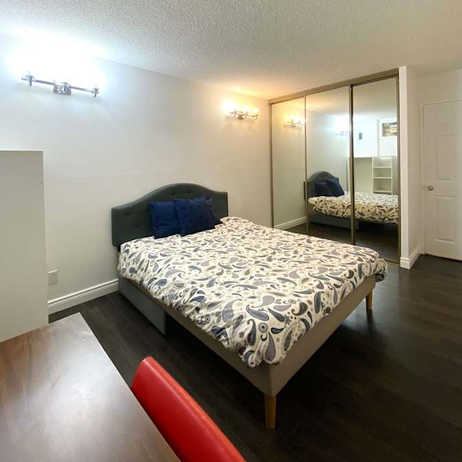 Xander Lee's room