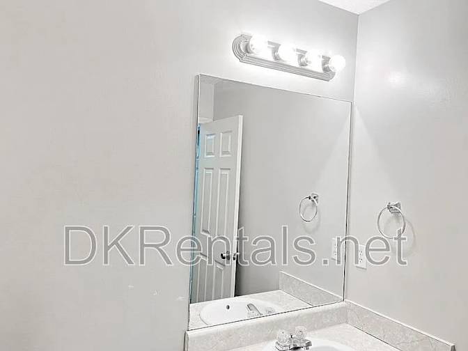 Alcove Rooms's room