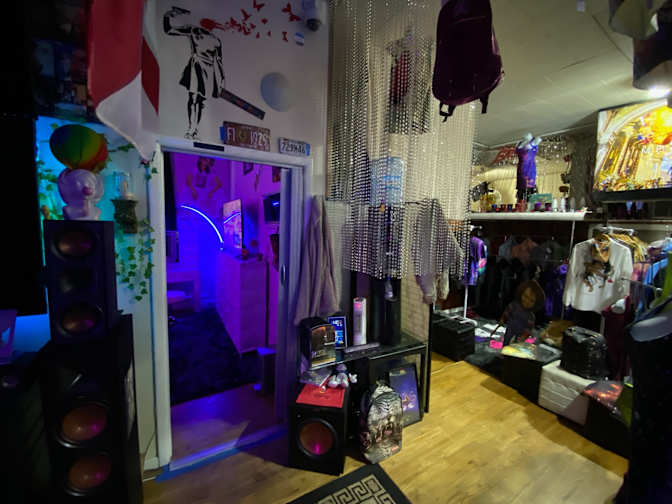 Amari's room