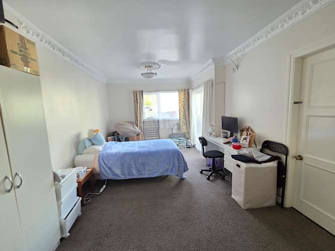 Mingsheng's room