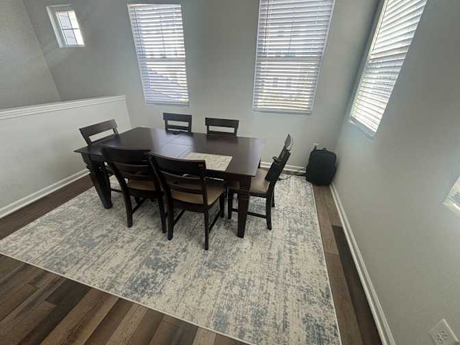 Alcove Rooms's room