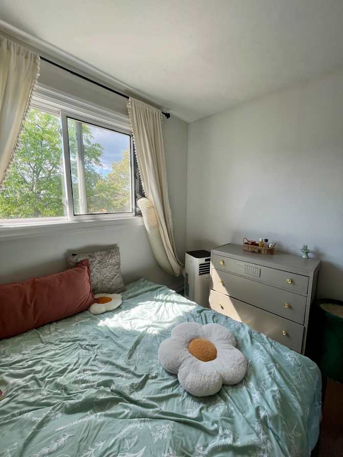 Victoria's room