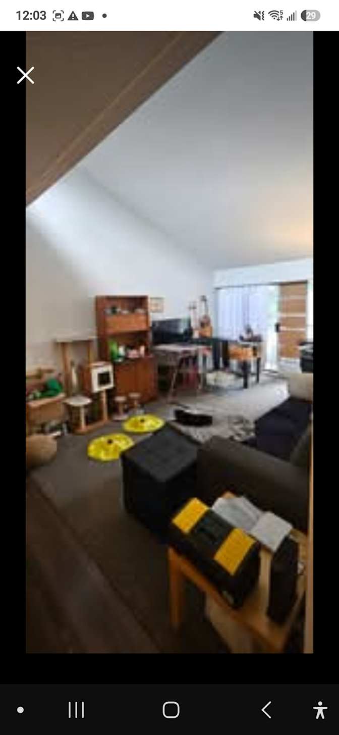 Marc Sauvageau's room