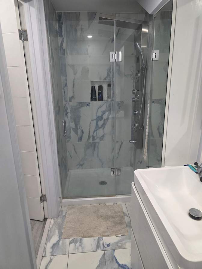 Denny Kalipersaud's room