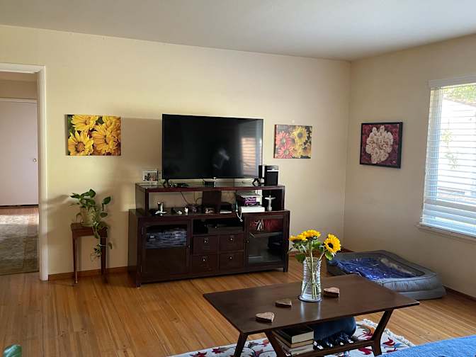 Jose's room
