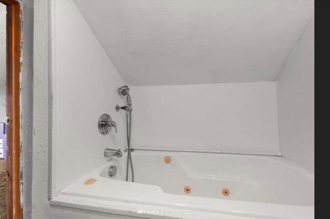 Axl's room