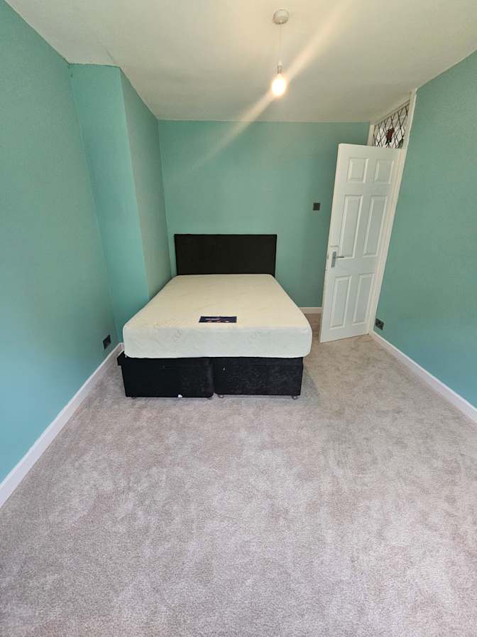 maria hussain's room