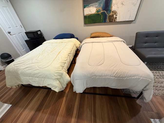 Alcove Rooms's room