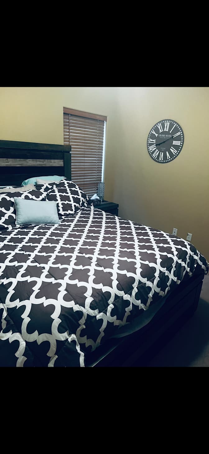 Lynne's room